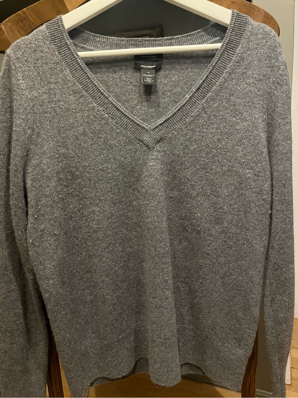 Halogen 100% Cashmere Women’s V-Neck Sweater- Gray